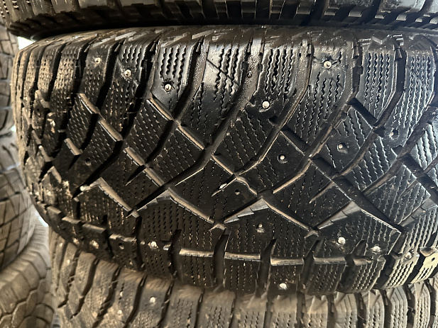 Nitto 235/65 R17